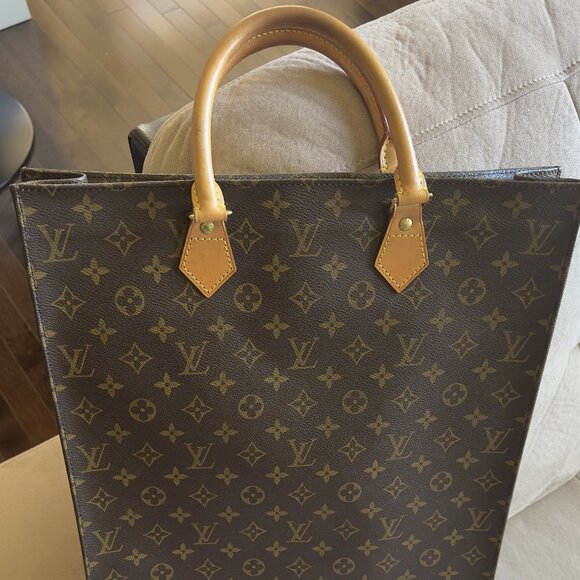 Louis Vuitton Handbags - Louis Vuitton Sac Plat Canvas Monogram Handbag Tote - Authentic